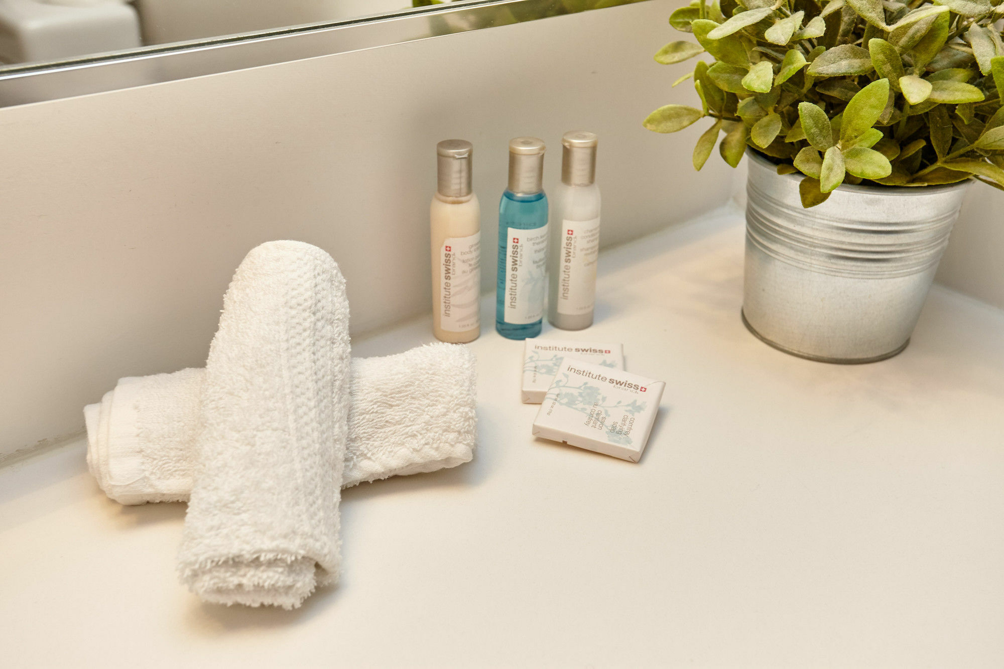 Atlas Suites - Yorkville Furnished Apartments Toronto Zewnętrze zdjęcie