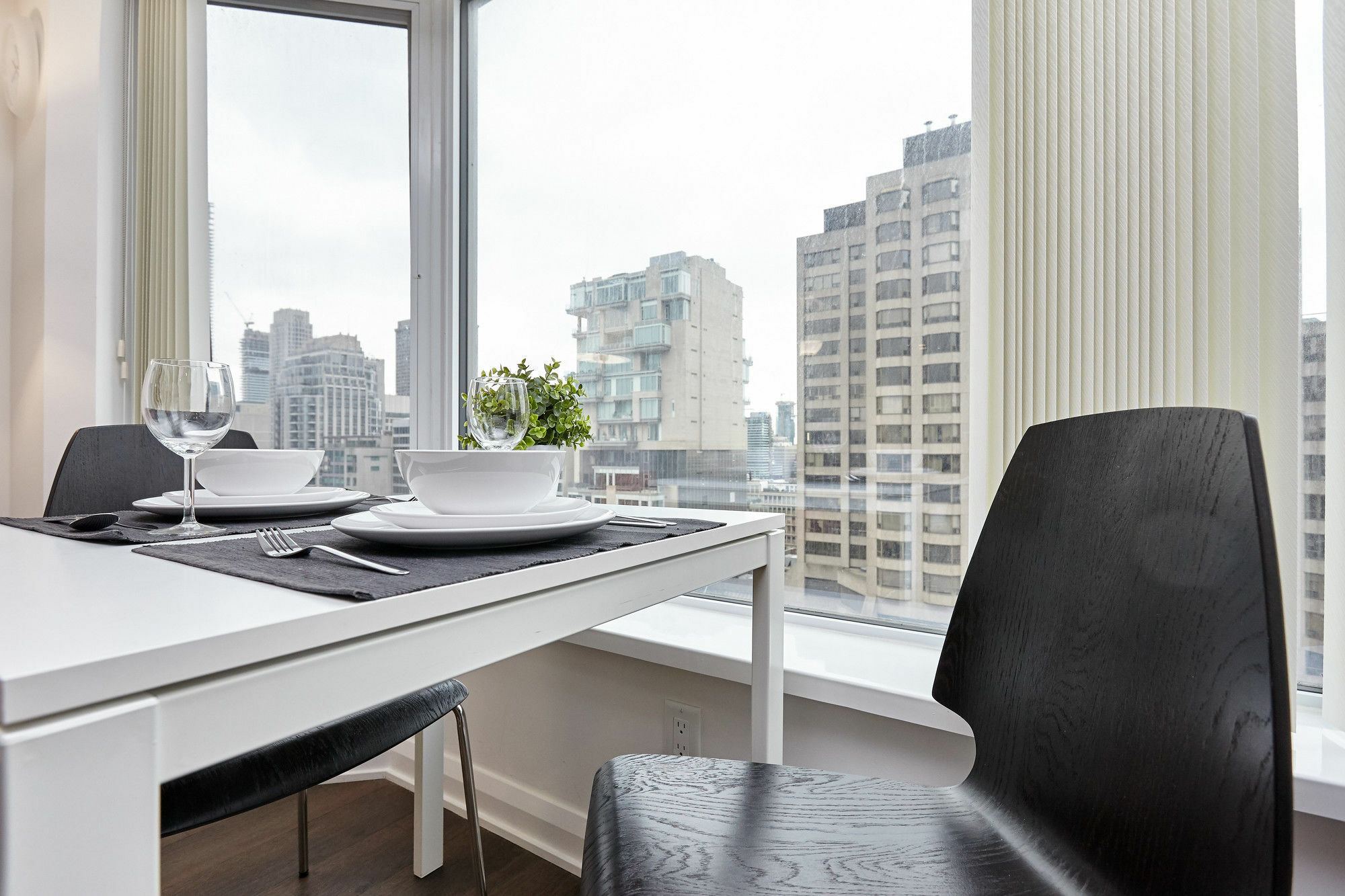 Atlas Suites - Yorkville Furnished Apartments Toronto Zewnętrze zdjęcie